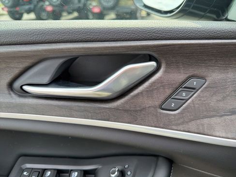 New 2026 Jeep Grand Cherokee L Limited w/ Limited Altitude Package RWD image 38