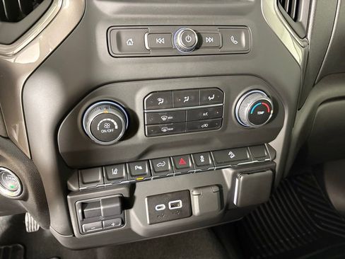 Used 2025 Chevrolet Silverado 2500 Custom w/ Custom Value Package image 32