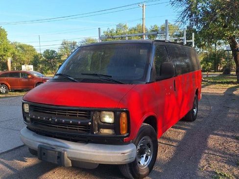 Used 2002 Chevrolet Express 3500 image 3
