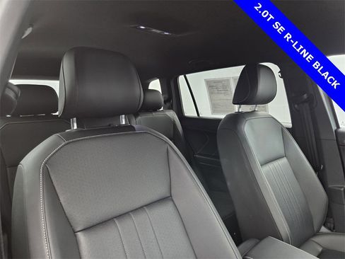 Used 2022 Volkswagen Tiguan SE R-Line image 18