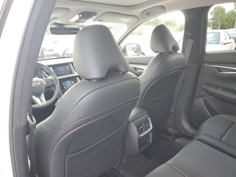 Used 2025 INFINITI QX50 Luxe AWD/4WD image 18