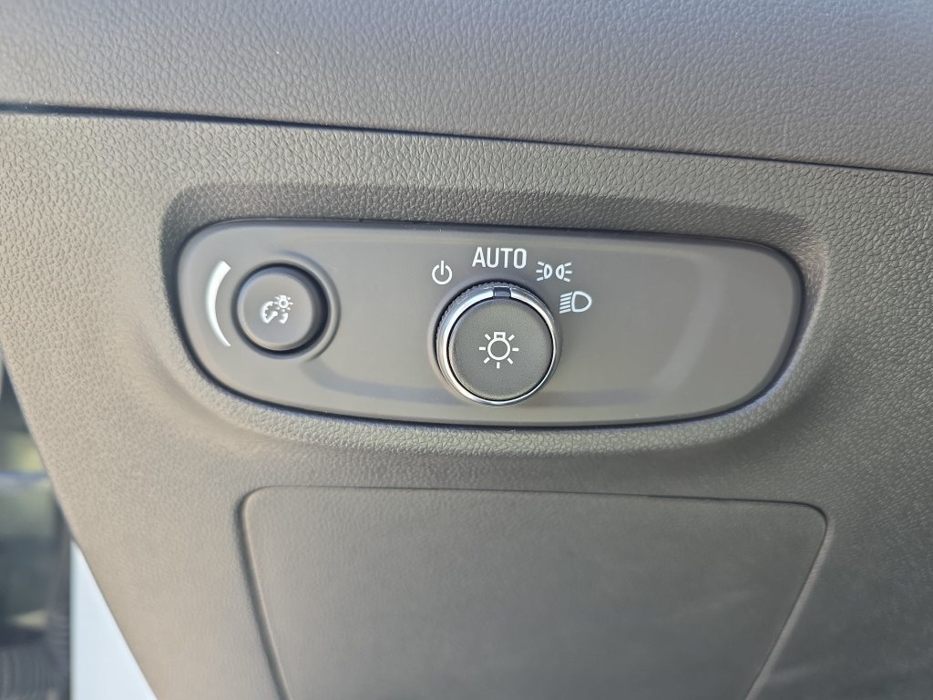 Certified 2024 Buick Encore GX Preferred w/ Comfort Package AWD/4WD image 28