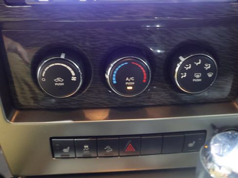 Used 2012 Jeep Liberty Limited Jet w/ Trailer Tow Class III Group AWD/4WD image 26