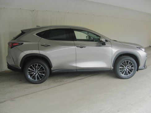 Used 2023 Lexus NX 350 AWD image 6