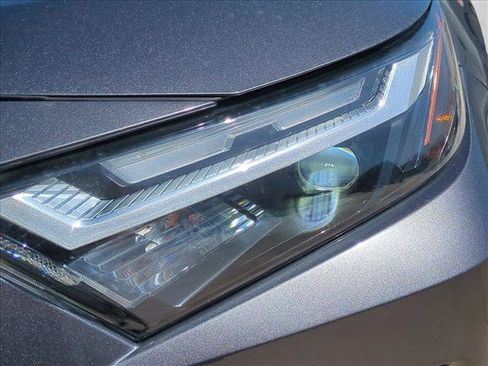 Used 2022 Toyota RAV4 XLE Premium FWD image 6