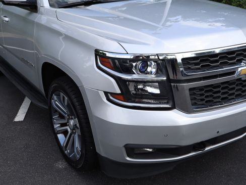 Used 2017 Chevrolet Suburban LT w/ Luxury Package RWD image 54