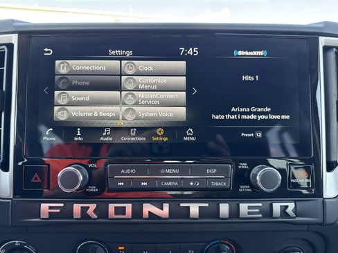 Used 2025 Nissan Frontier SV AWD/4WD image 19