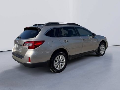 Used 2017 Subaru Outback 2.5i Premium AWD/4WD image 3