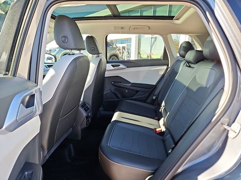 New 2026 Volkswagen Taos SE image 8