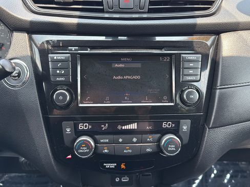 Used 2020 Nissan Rogue SV FWD image 17