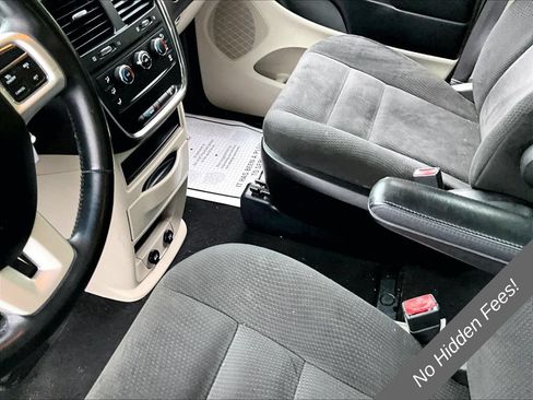 Used 2015 Dodge Grand Caravan American Value Package w/ UConnect Hands-Free Group FWD image 12