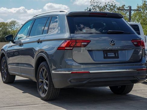 Used 2022 Volkswagen Tiguan SE image 6