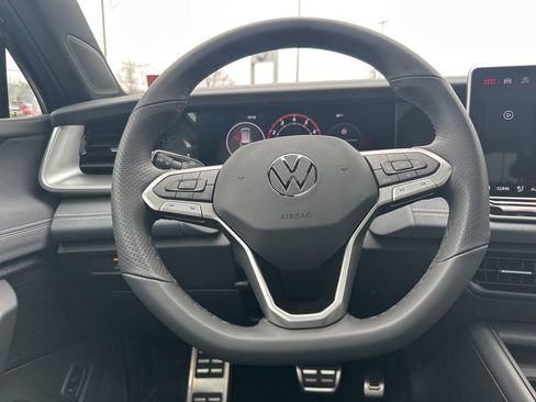 New 2026 Volkswagen Tiguan SE R-Line AWD/4WD image 14