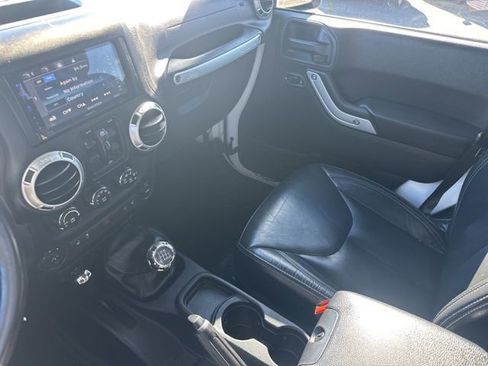 Used 2017 Jeep Wrangler Unlimited Sahara w/ Dual Top Group image 33