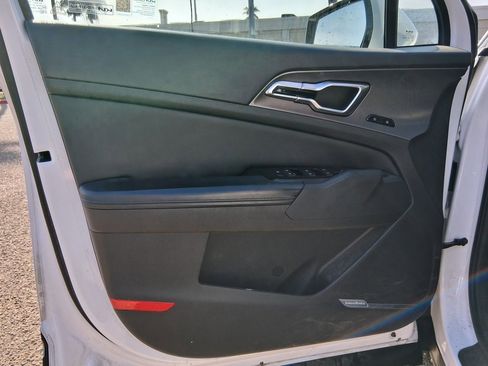 Used 2023 Kia Sportage SX image 8