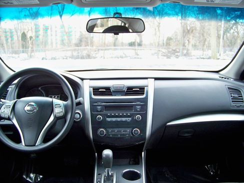 Used 2015 Nissan Altima 2.5 S w/ Power Driver Seat Package FWD image 34