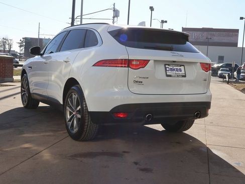 Used 2017 Jaguar F-PACE Prestige image 5