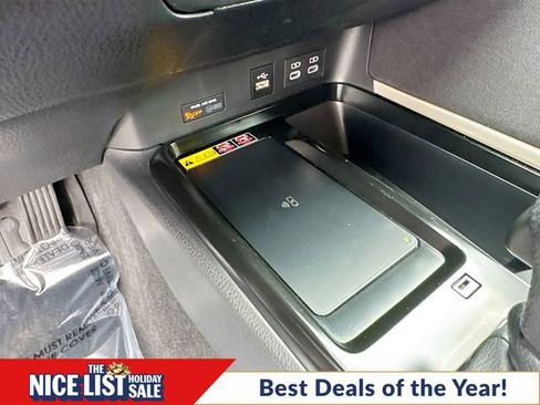 Used 2025 Toyota Camry LE image 32