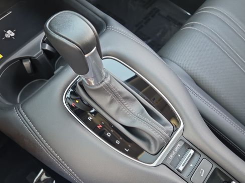 Certified 2025 Honda HR-V EX-L image 31