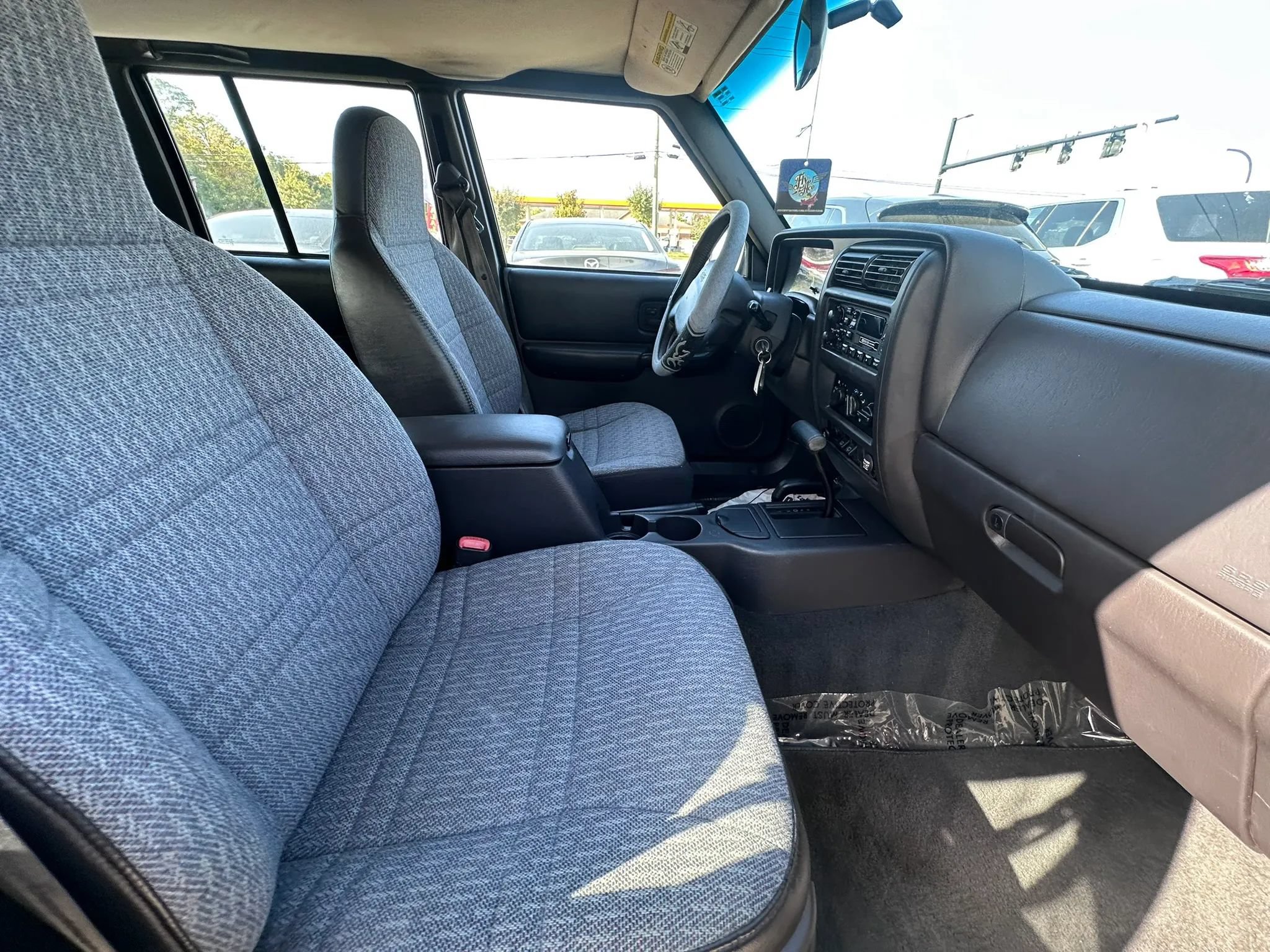 Used 2001 Jeep Cherokee Sport AWD/4WD image 27