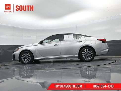 Used 2024 Nissan Altima 2.5 SV AWD/4WD image 38