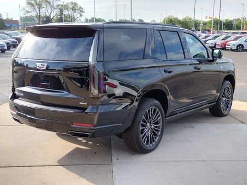 Used 2026 Cadillac Escalade Platinum Sport w/ LPO, Floor Liner Package AWD/4WD image 20