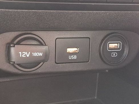 Used 2021 Hyundai Elantra SE FWD image 25