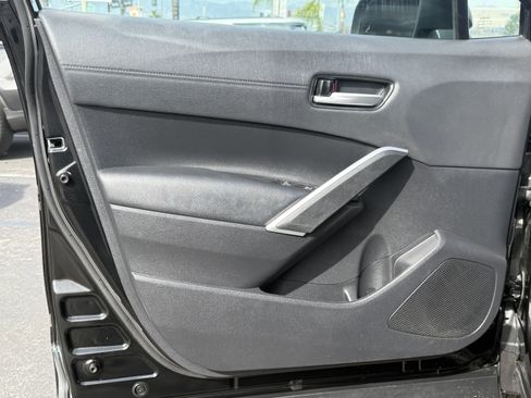 Used 2022 Toyota Corolla Cross XLE w/ Convenience Package image 12