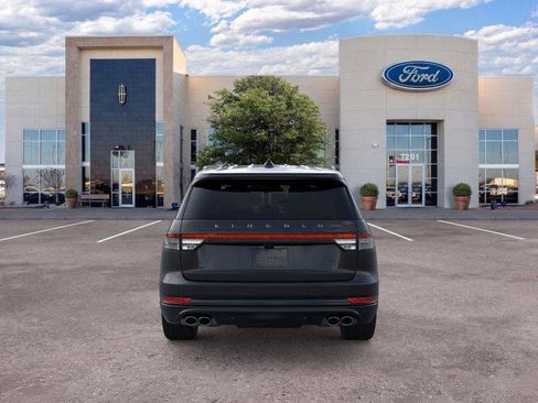 New 2026 Lincoln Aviator 2WD w/ Jet Appearance Package image 5