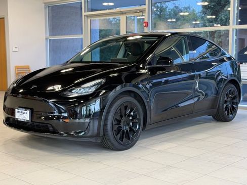 Used 2021 Tesla Model Y Long Range AWD/4WD image 4