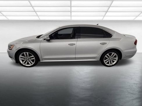 Used 2017 Volkswagen Passat 1.8T SE FWD image 3