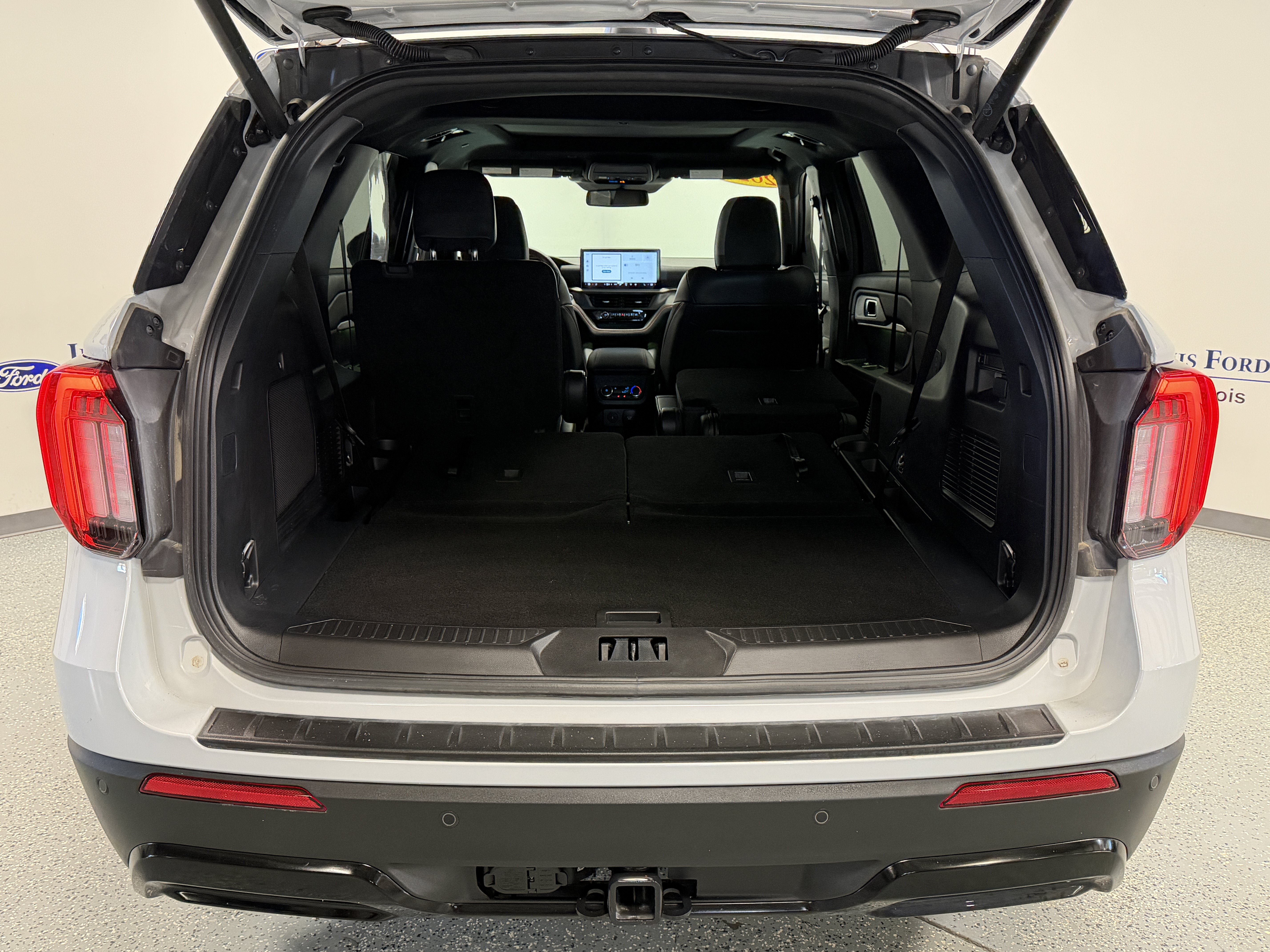 Used 2026 Ford Explorer ST-Line w/ ST-Line Street Pack AWD/4WD image 26