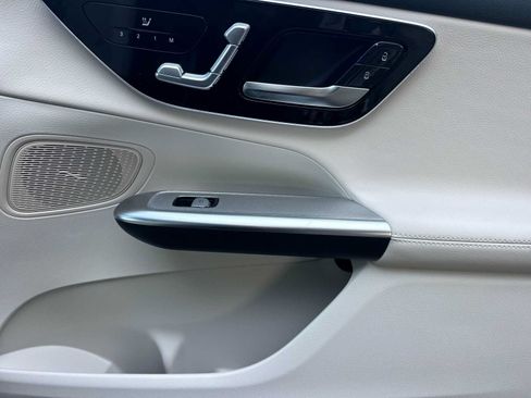 Certified 2025 Mercedes-Benz GLC 300 image 22