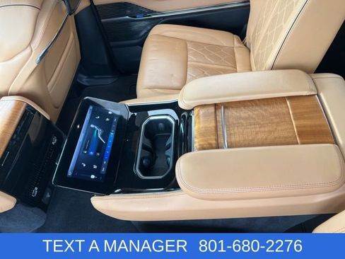 Used 2022 Jeep Grand Wagoneer Series III w/ Rear Seat Video Group 1 AWD/4WD image 40