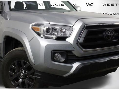 Used 2022 Toyota Tacoma SR5 w/ Technology Package image 45