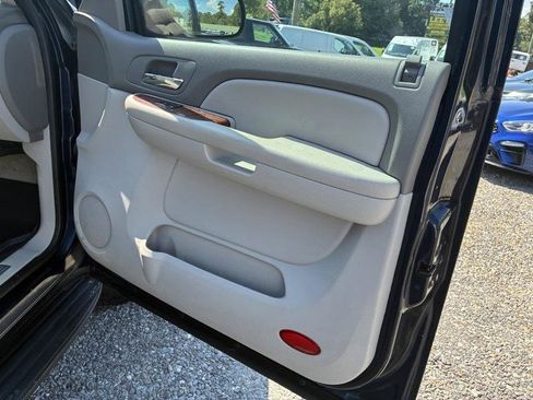 Used 2007 Chevrolet Tahoe LT w/ Skid Plate Package AWD/4WD image 16