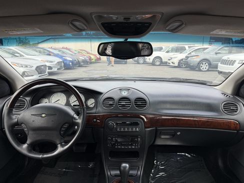 Used 2002 Chrysler Concorde Limited image 15