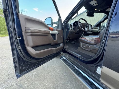 Used 2022 Ford F350 King Ranch w/ Chrome Package AWD/4WD image 17