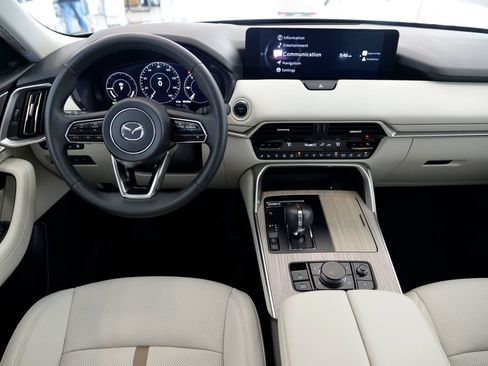 Used 2024 MAZDA CX-90 Plug-In Hybrid w/ Premium Plus AWD/4WD image 17