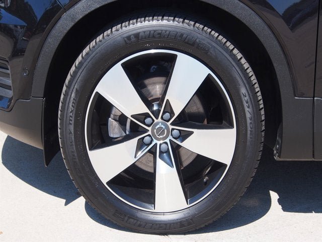 Used 2019 Volvo XC40 T5 Momentum AWD/4WD image 9