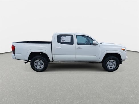 Used 2022 Toyota Tacoma SR image 4