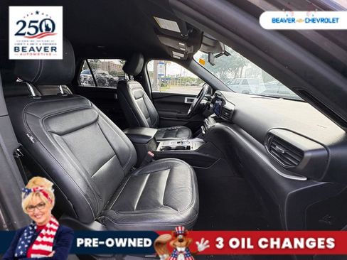Used 2020 Ford Explorer XLT RWD image 12