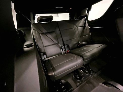 Used 2025 GMC Yukon Elevation w/ Elevation Premium Package AWD/4WD image 34