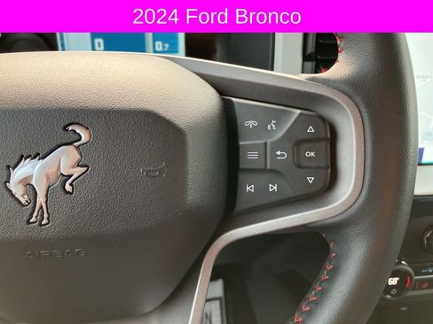 Used 2024 Ford Bronco Heritage Edition image 32