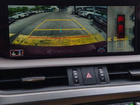 Used 2019 Lexus ES 300h w/ Accessory Package 2 FWD image 11
