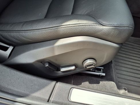 Certified 2025 Volvo S60 B5 Plus FWD image 12