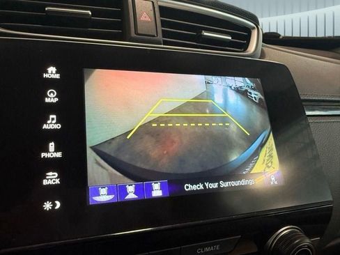 Used 2018 Honda CR-V Touring image 2