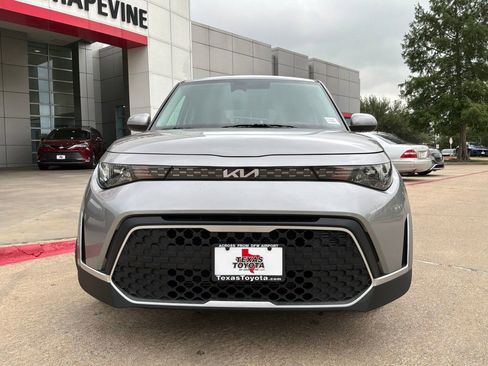 Used 2025 Kia Soul LX w/ LX Technology Package FWD image 3