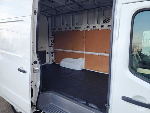 Used 2018 Nissan NV 2500 SV image 14