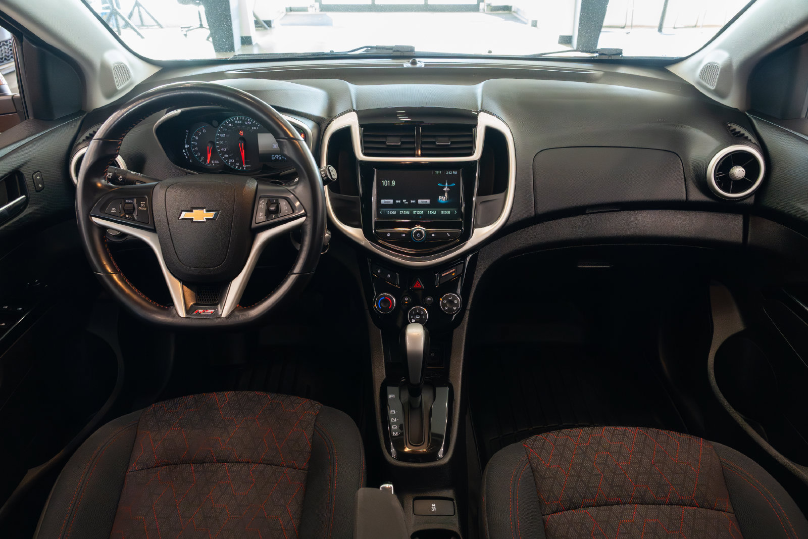Used 2017 Chevrolet Sonic LT FWD image 9